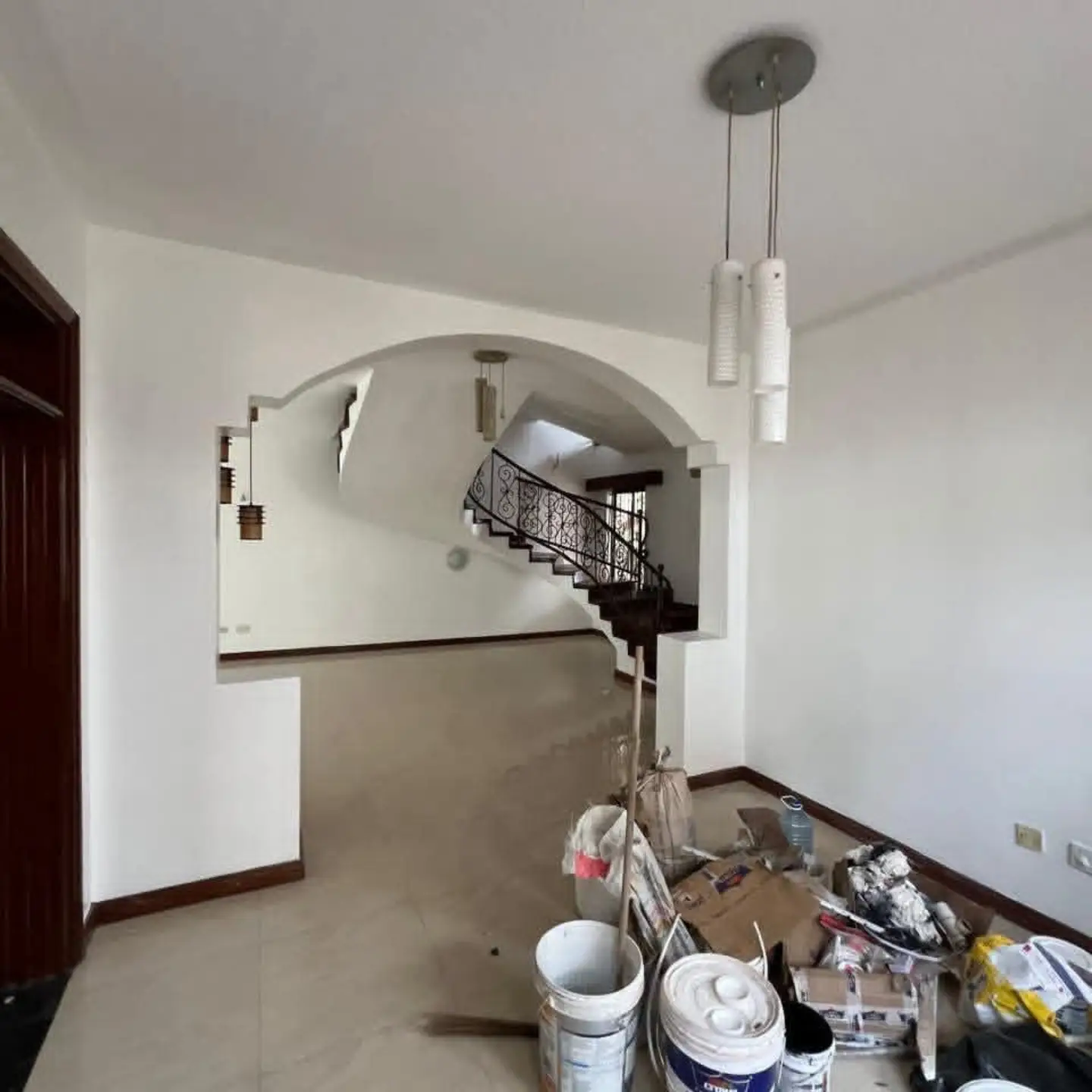 Elegant 4-Bedroom Townhouse with SQ To Let thumbnail 4