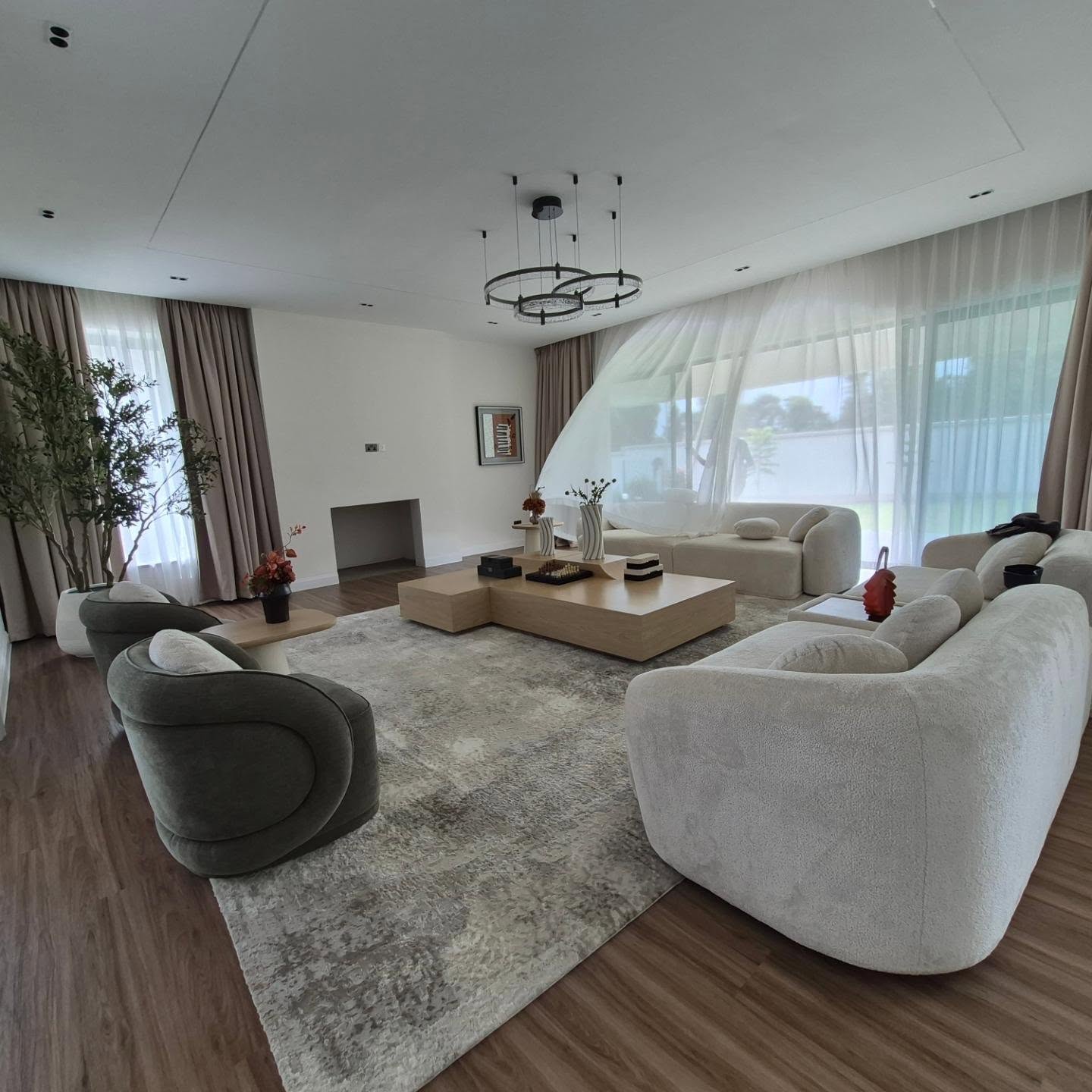 BRAND NEW LUXURIOUS 5 BEDROOM VILLA. thumbnail 5