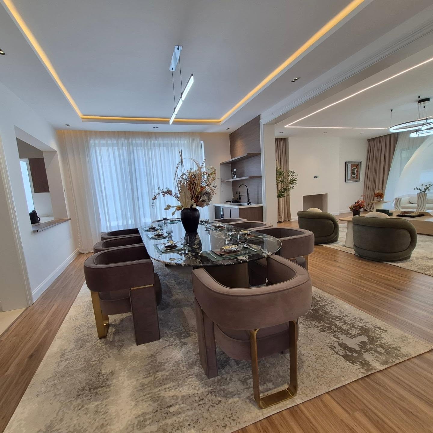 BRAND NEW LUXURIOUS 5 BEDROOM VILLA. thumbnail 9