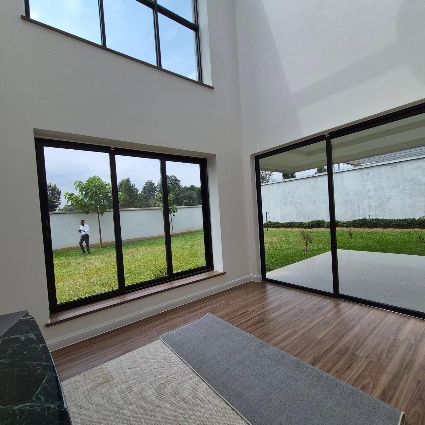 BRAND NEW LUXURIOUS 5 BEDROOM VILLA. thumbnail 10