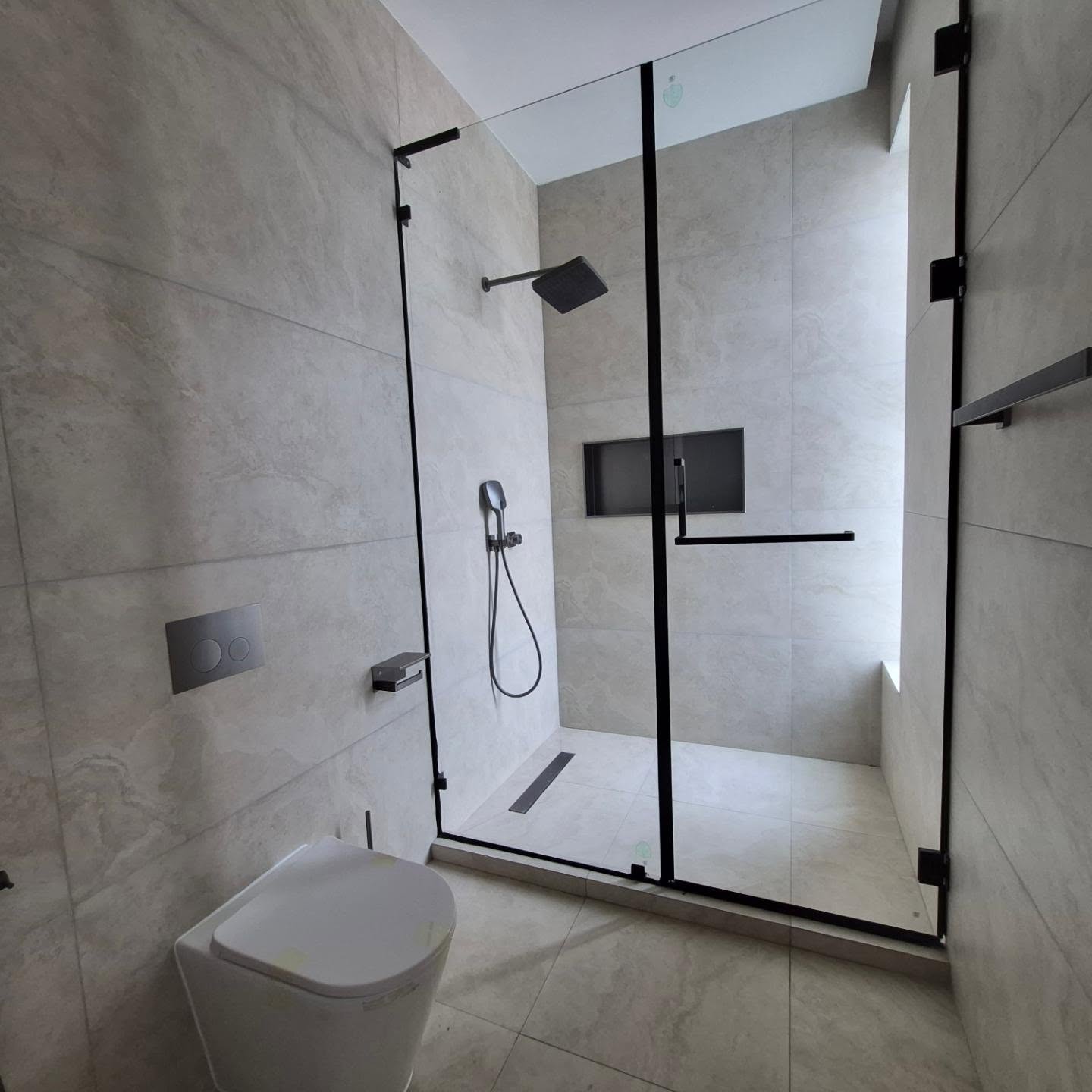 BRAND NEW LUXURIOUS 5 BEDROOM VILLA. thumbnail 13