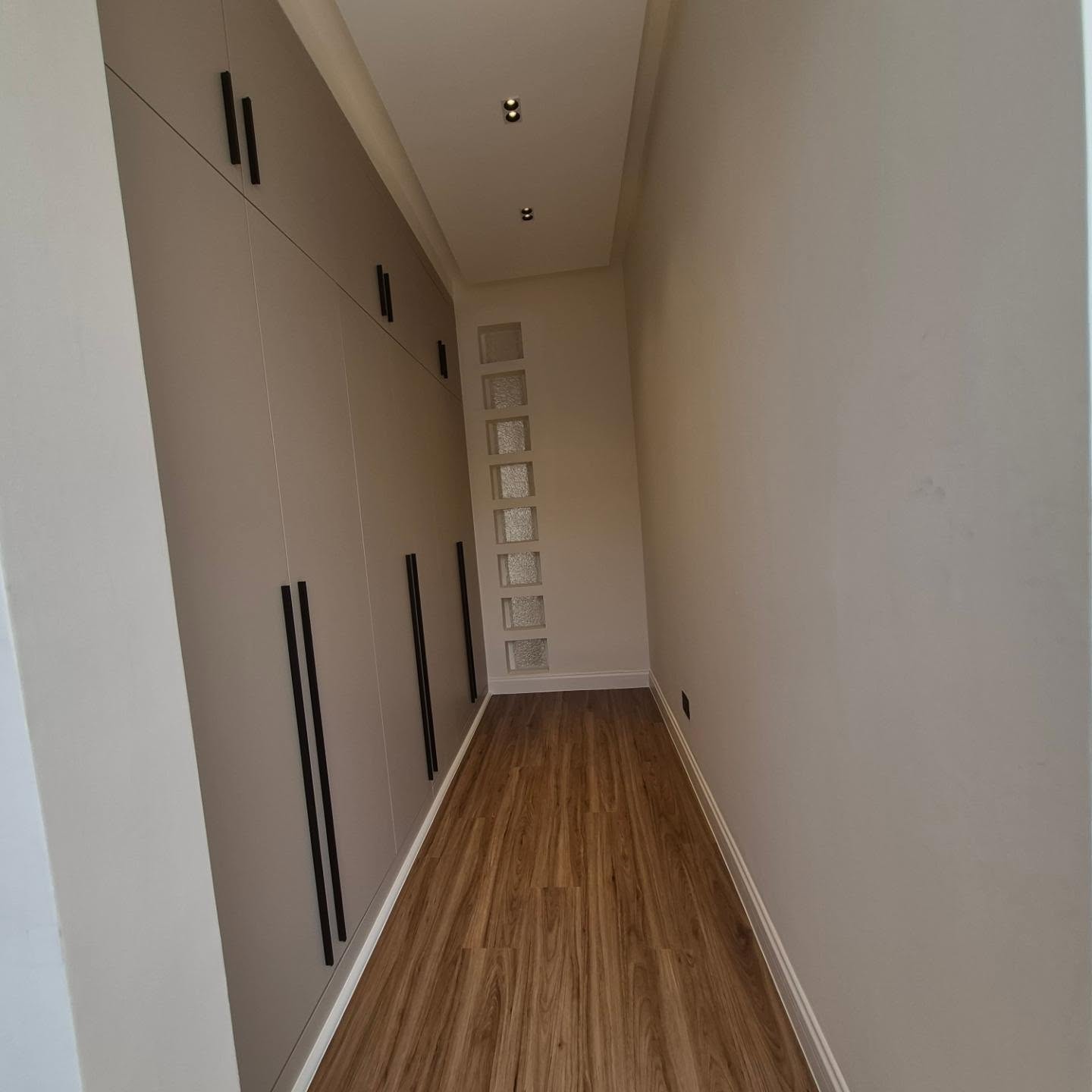 BRAND NEW LUXURIOUS 5 BEDROOM VILLA. thumbnail 16