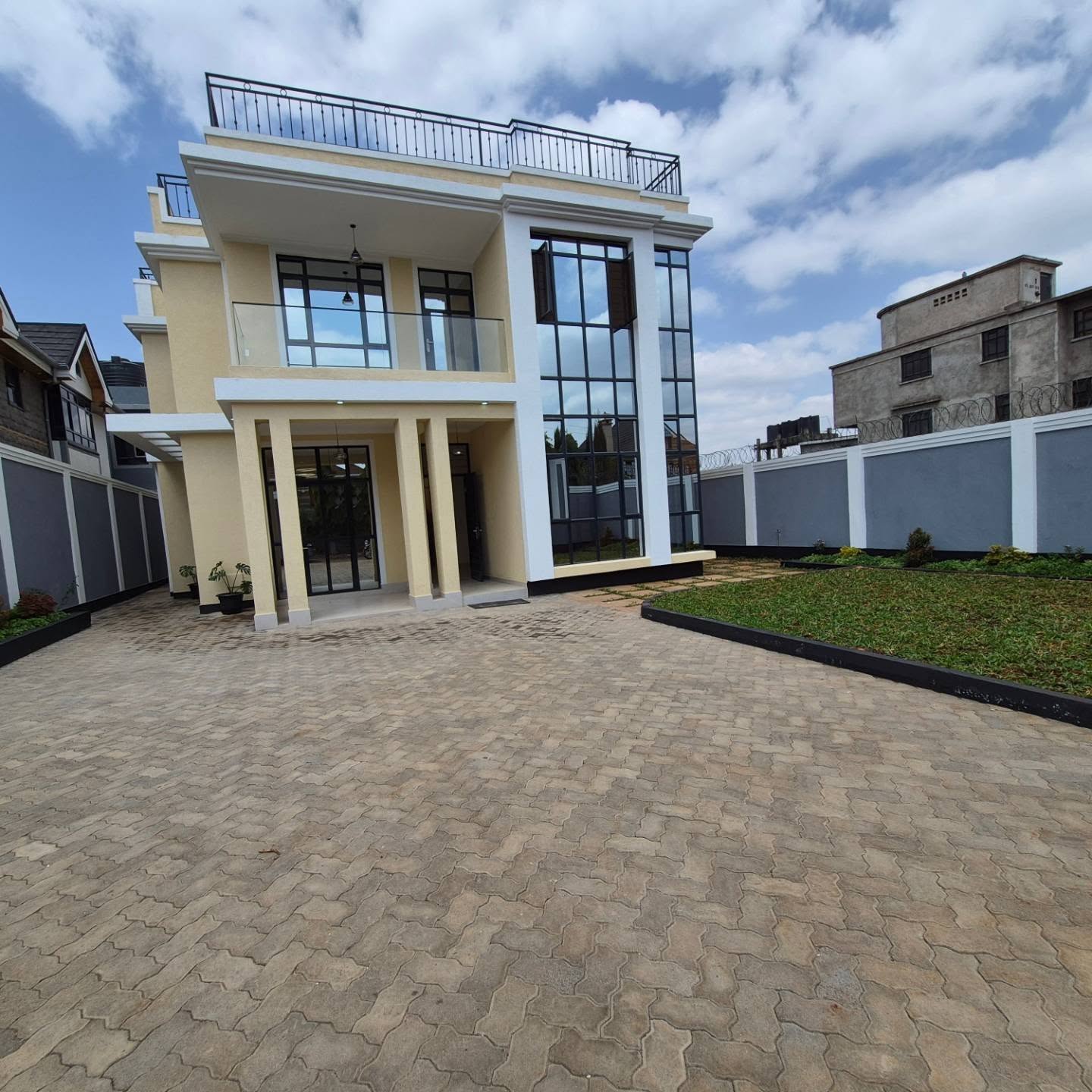 4 Bedroom + Office + Family Room + DSQ House thumbnail 2