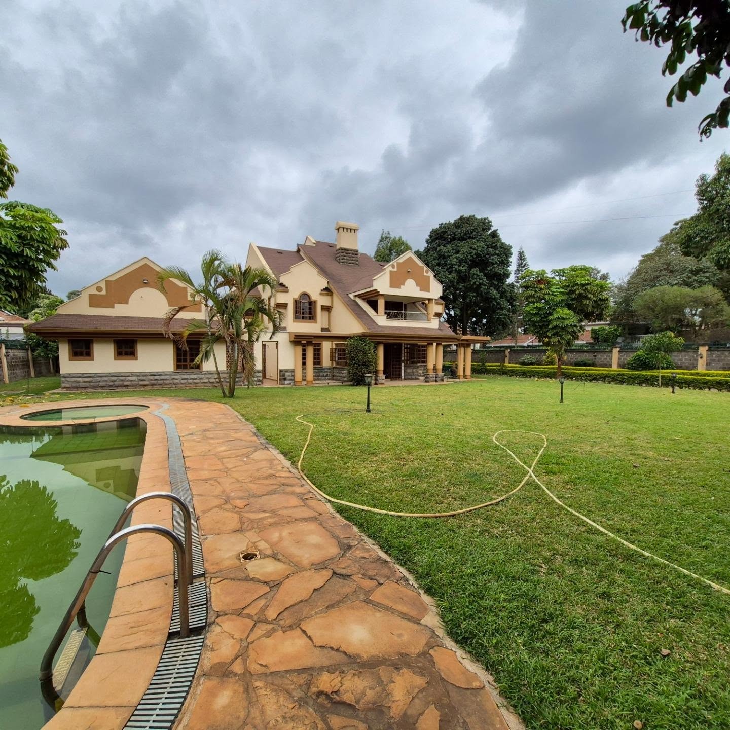 Executive 5 bedroom all En-suite House thumbnail 20