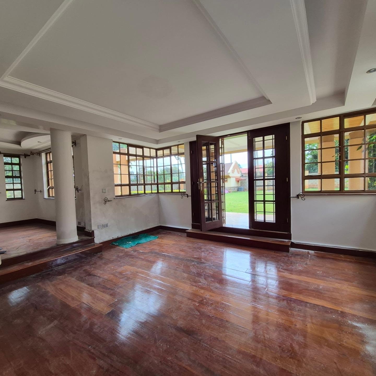 Executive 5 bedroom all En-suite House thumbnail 5