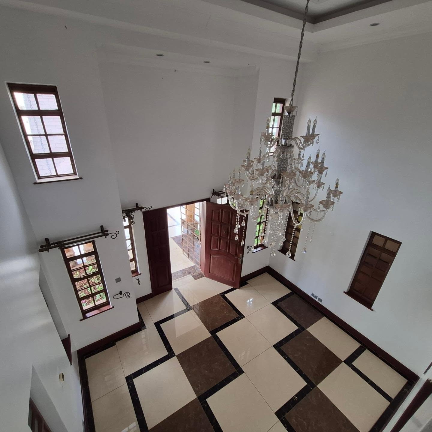 Executive 5 bedroom all En-suite House thumbnail 11