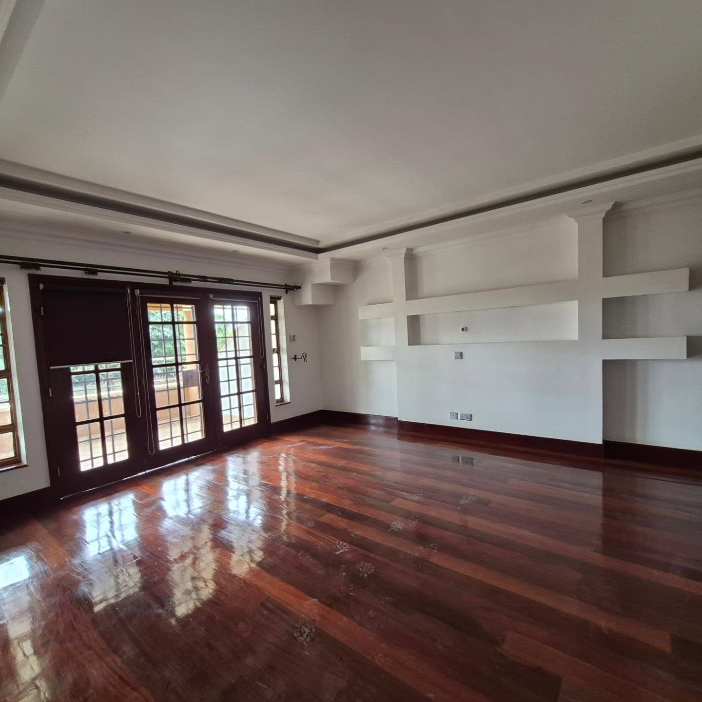 Executive 5 bedroom all En-suite House thumbnail 16