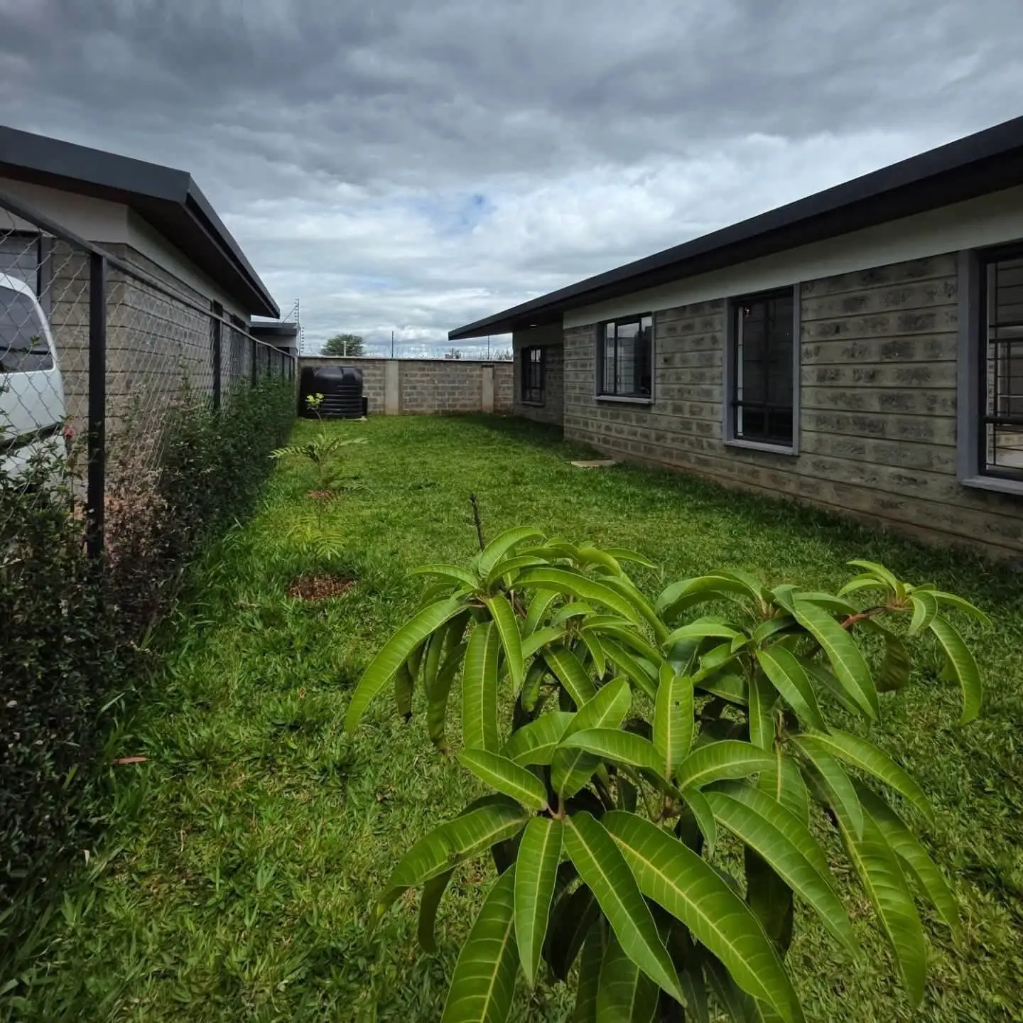 Elegant 3-Bedroom All Ensuite Bungalow + DSQ thumbnail 3