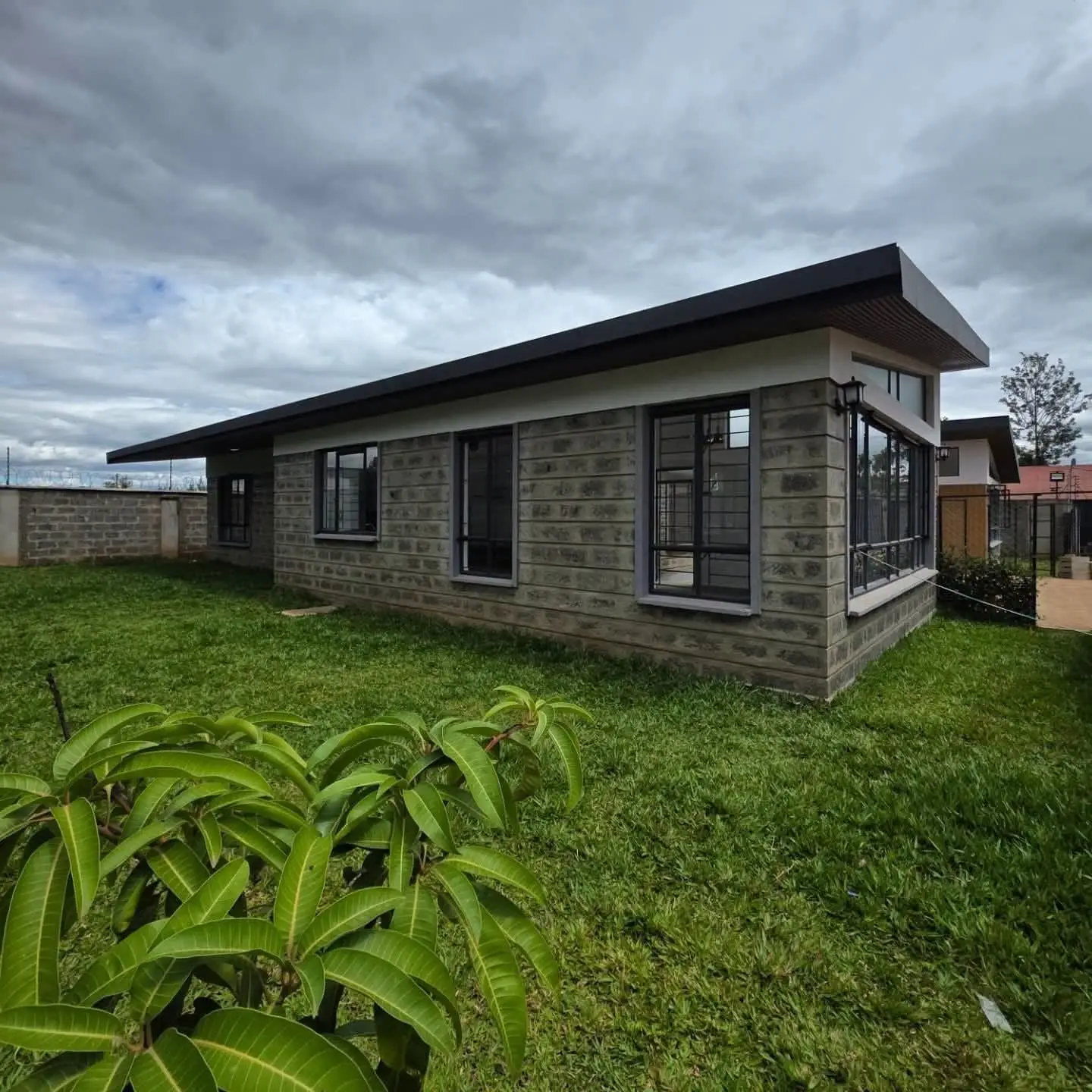 Elegant 3-Bedroom All Ensuite Bungalow + DSQ thumbnail 12